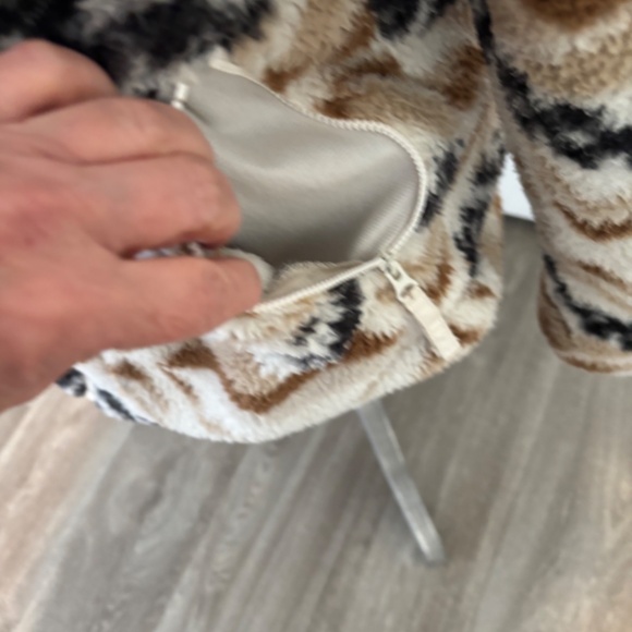 COLUMBIA WARM JACKET NICE STYLE SIZE LARGE - Picture 3 of 16